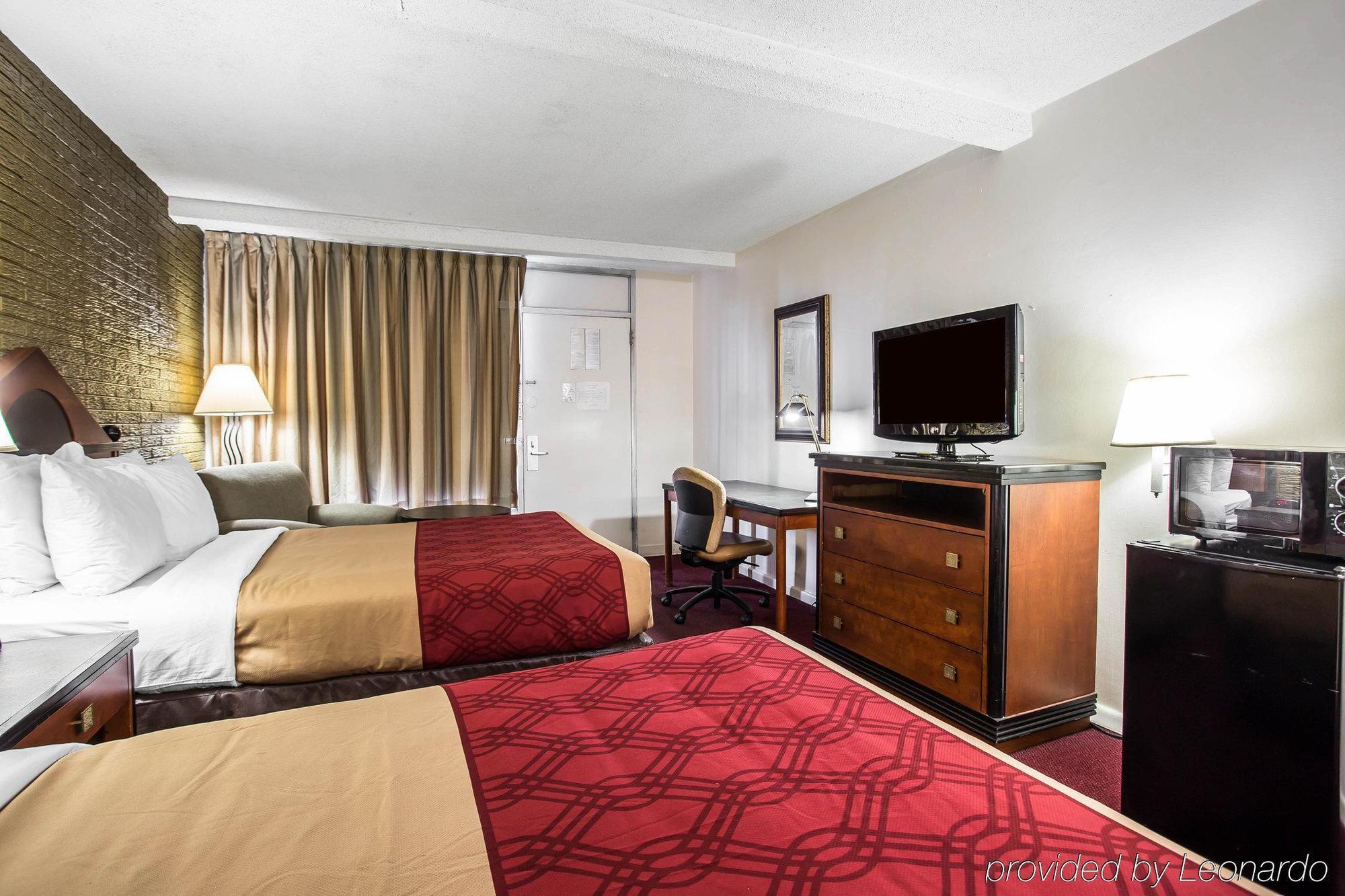 Hotel Econo 2*