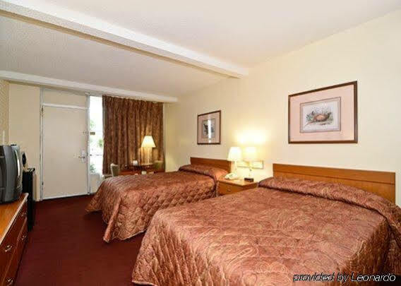 Hotel Econo 2*